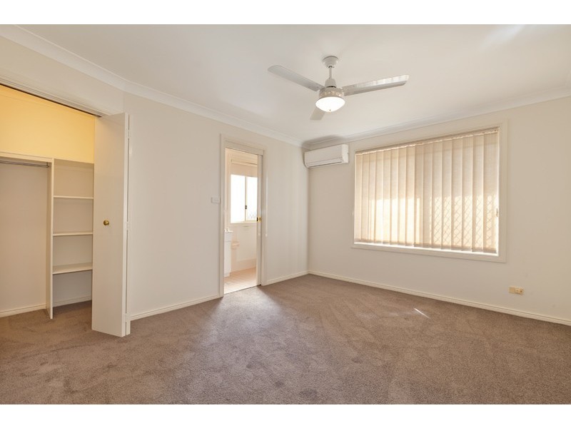 25 Ferntree Close, Glenmore Park NSW 2745