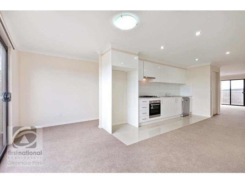 33/1 Glenmore Ridge Drive, Glenmore Park NSW 2745