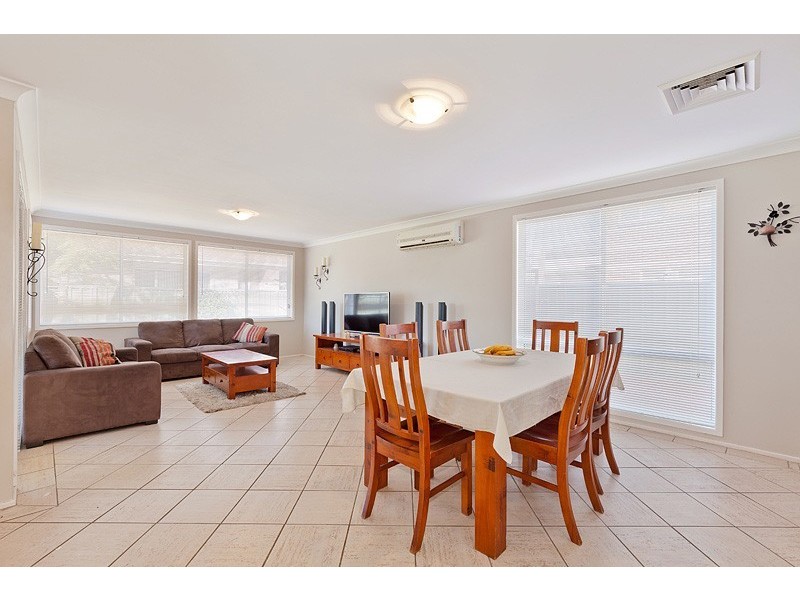 41 Sunningdale Drive, Glenmore Park NSW 2745