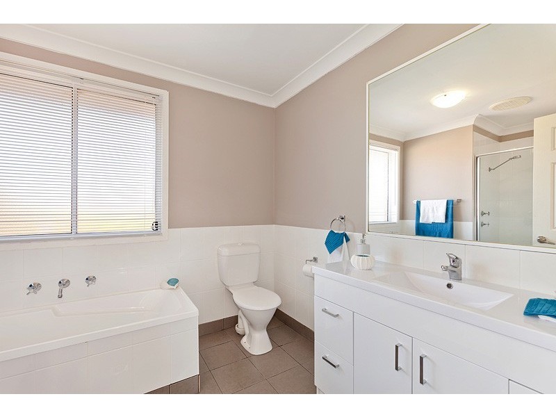 41 Sunningdale Drive, Glenmore Park NSW 2745