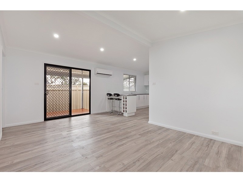 2/1a Newport Street, Cambridge Park NSW 2747