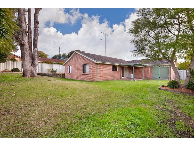 10 Harriett Close, Glenmore Park NSW 2745