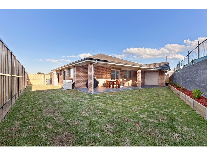 27 James Riley Drive, Glenmore Park NSW 2745