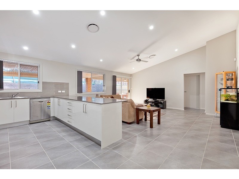 27 James Riley Drive, Glenmore Park NSW 2745