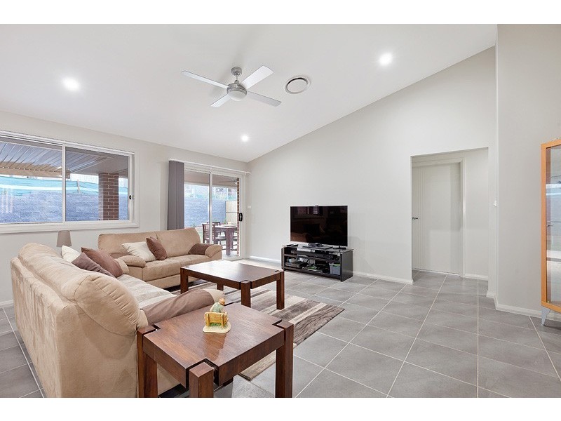 27 James Riley Drive, Glenmore Park NSW 2745