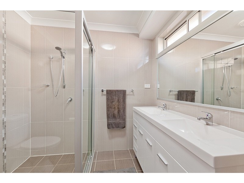 27 James Riley Drive, Glenmore Park NSW 2745