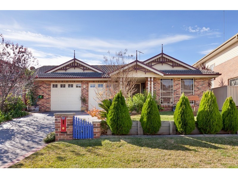 49 Waterford Way, Glenmore Park NSW 2745