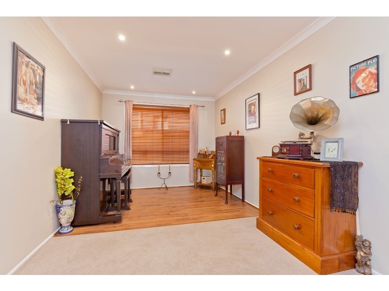49 Waterford Way, Glenmore Park NSW 2745