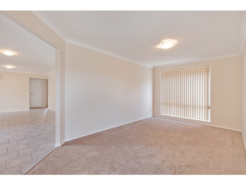 27 Aberdeen Circuit, Glenmore Park NSW 2745