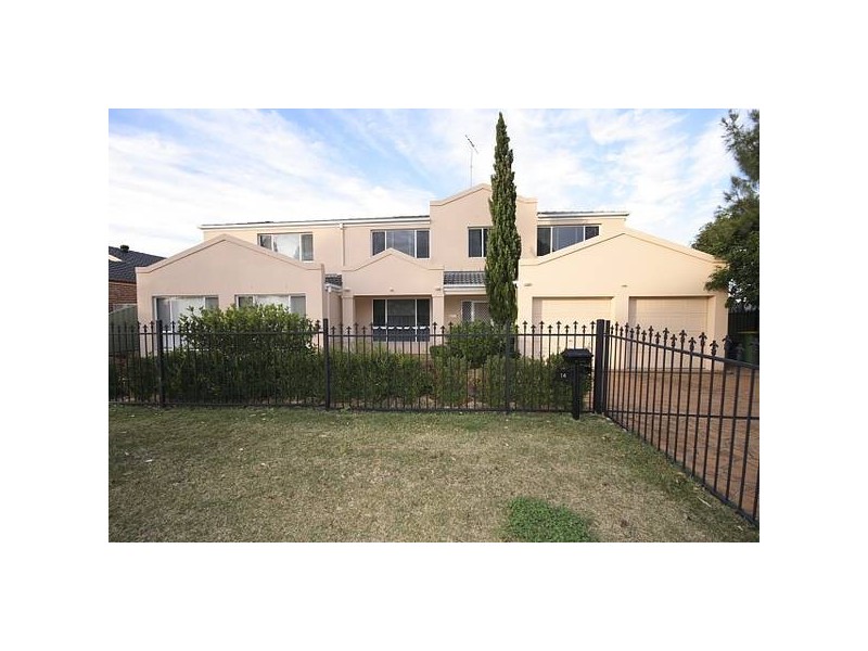 14 Glengarry Drive, Glenmore Park NSW 2745