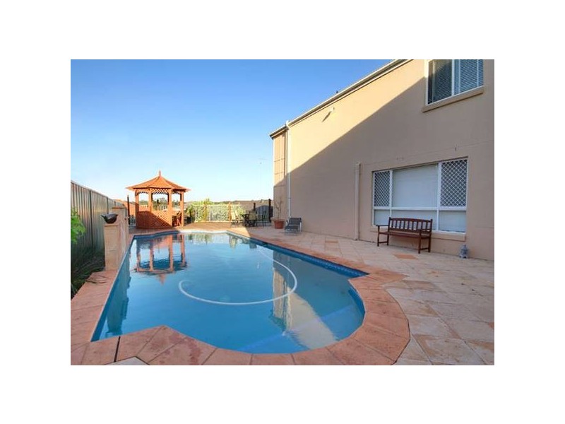 14 Glengarry Drive, Glenmore Park NSW 2745