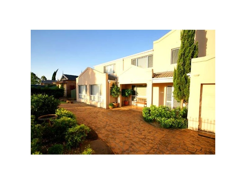 14 Glengarry Drive, Glenmore Park NSW 2745