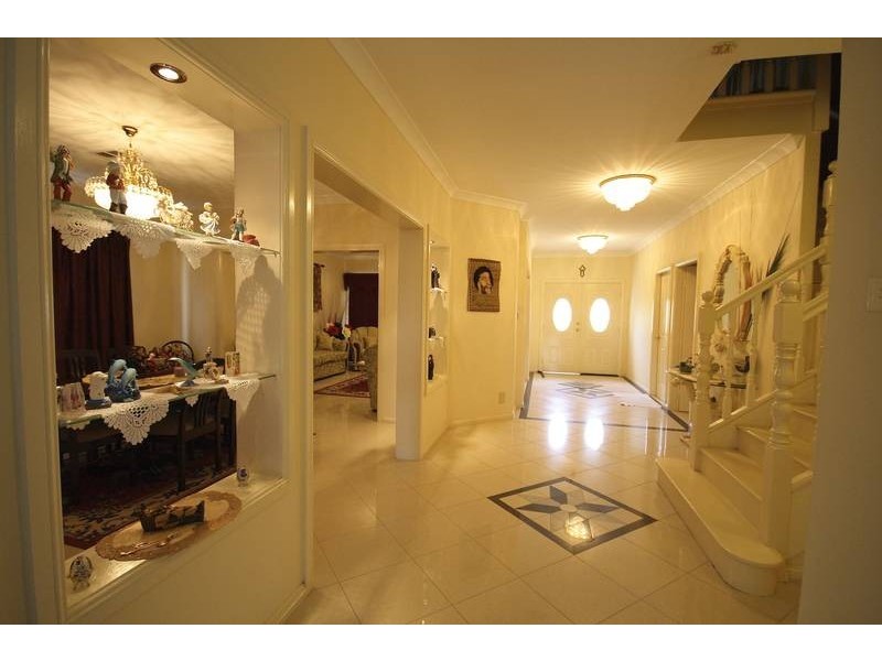 9 Bangaroo Avenue, Glenmore Park NSW 2745