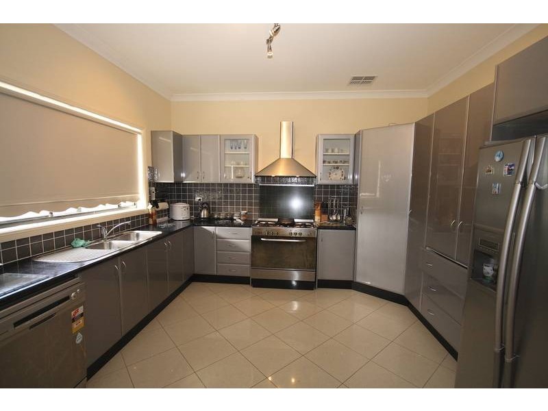 9 Bangaroo Avenue, Glenmore Park NSW 2745