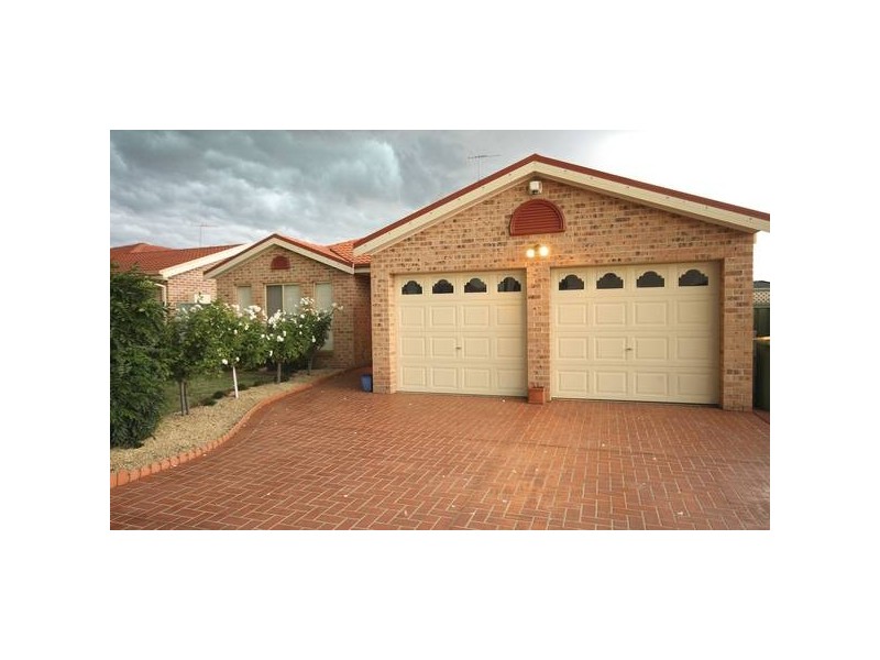 11 Kukundi Drive, Glenmore Park NSW 2745