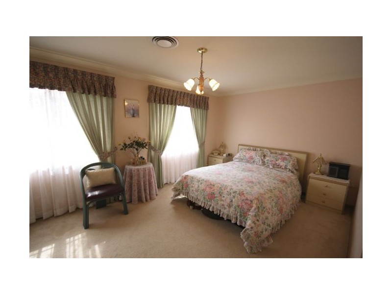 3 Miles Franklin Close, Glenmore Park NSW 2745