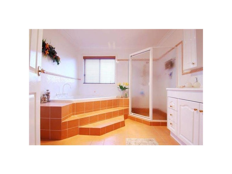 11 Dungara Cres, Glenmore Park NSW 2745