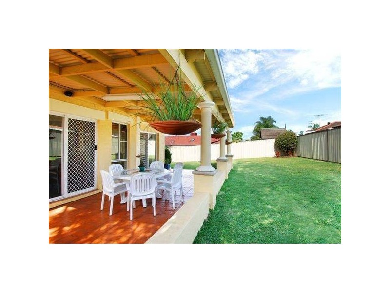 11 Dungara Cres, Glenmore Park NSW 2745