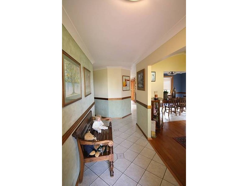 27 Ridgetop Drive, Glenmore Park NSW 2745