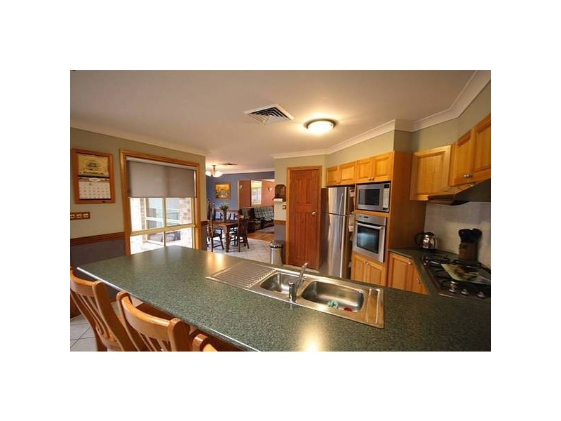 27 Ridgetop Drive, Glenmore Park NSW 2745