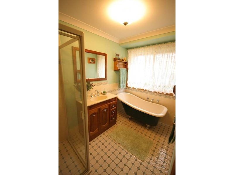 27 Ridgetop Drive, Glenmore Park NSW 2745