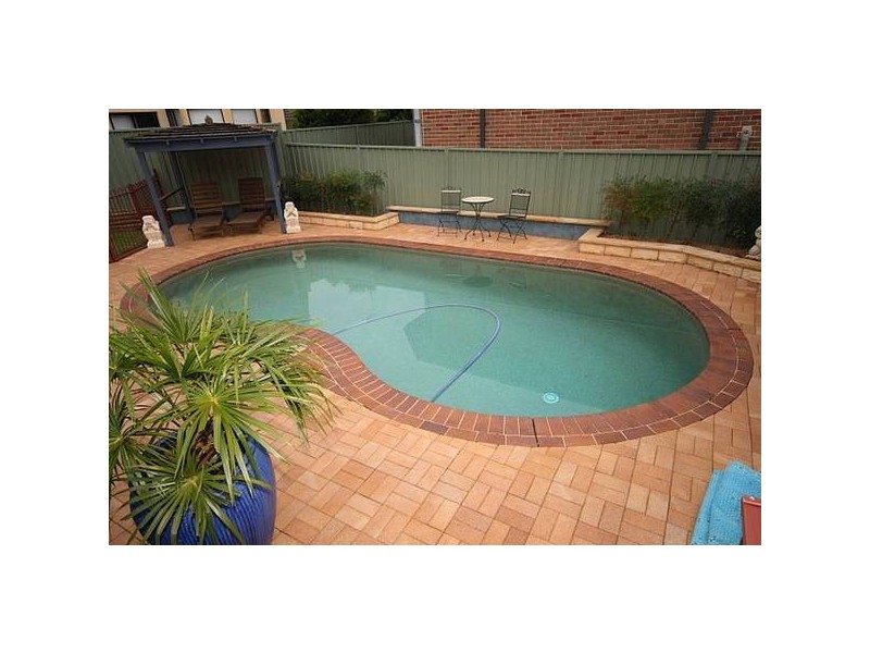 27 Ridgetop Drive, Glenmore Park NSW 2745