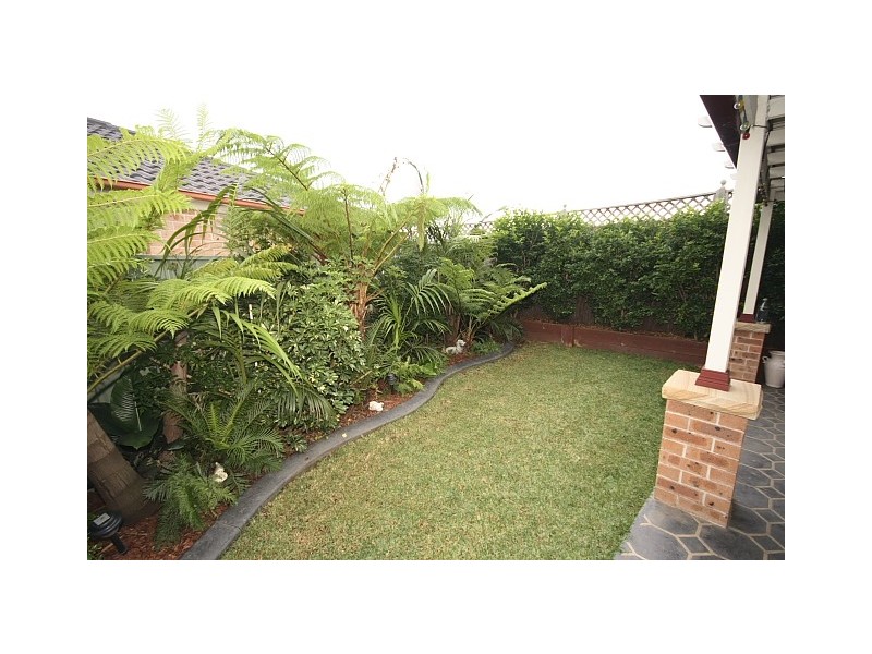 15 Dara Crescent, Glenmore Park NSW 2745