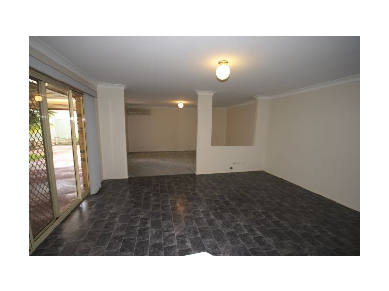 27 Waringa Crescent, Glenmore Park NSW 2745