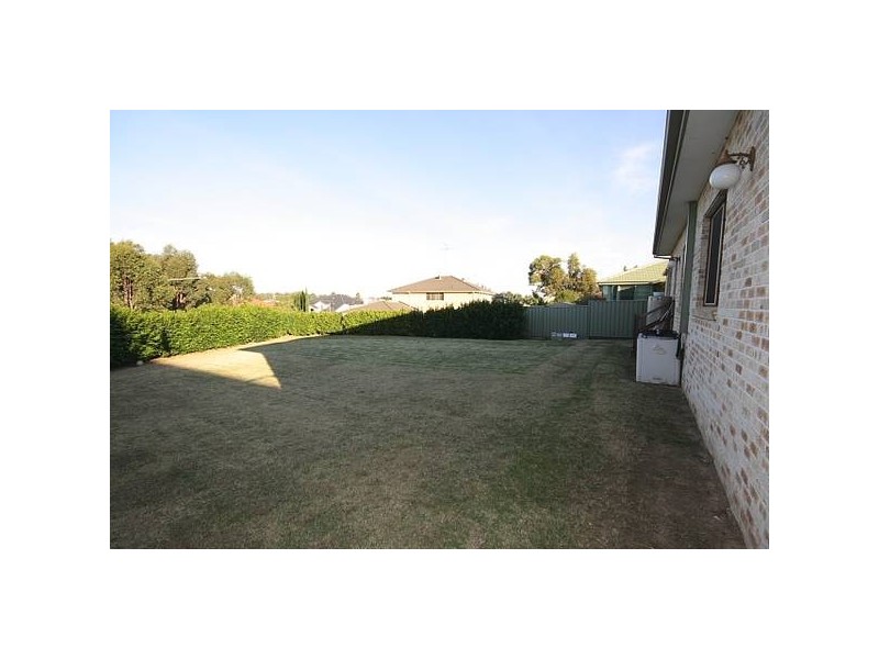 4 Glengarry Drive, Glenmore Park NSW 2745