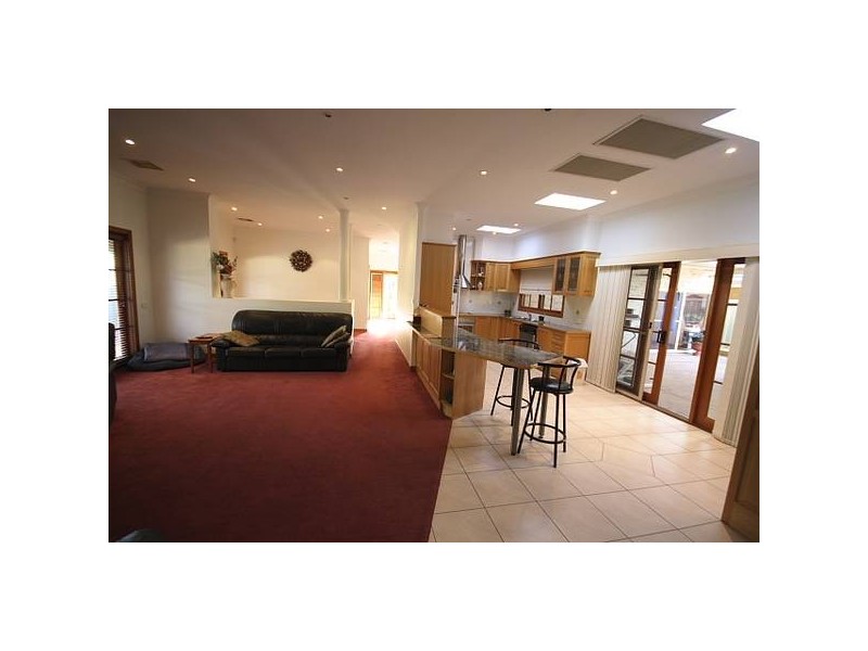 4 Glengarry Drive, Glenmore Park NSW 2745