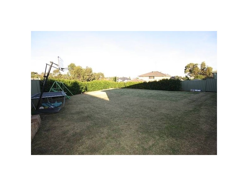 4 Glengarry Drive, Glenmore Park NSW 2745