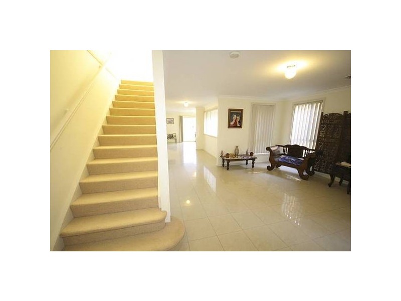 8 Avalon Crescent, Glenmore Park NSW 2745
