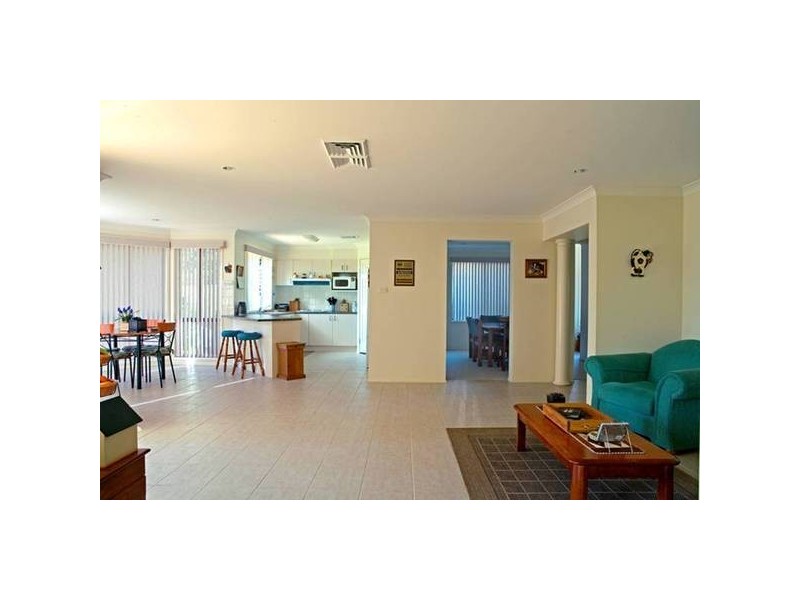 15 Turnberry Crescent, Glenmore Park NSW 2745
