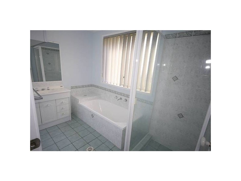 5 Laguna Drive, Glenmore Park NSW 2745