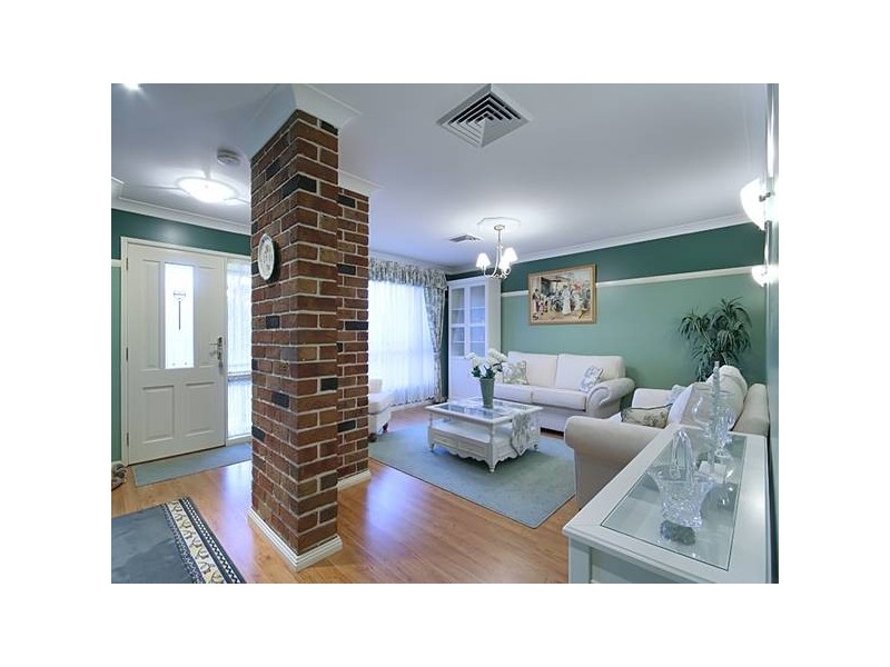 39 Woodlands Drive, Glenmore Park NSW 2745