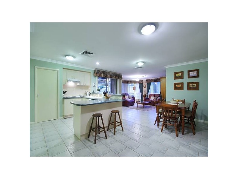 39 Woodlands Drive, Glenmore Park NSW 2745