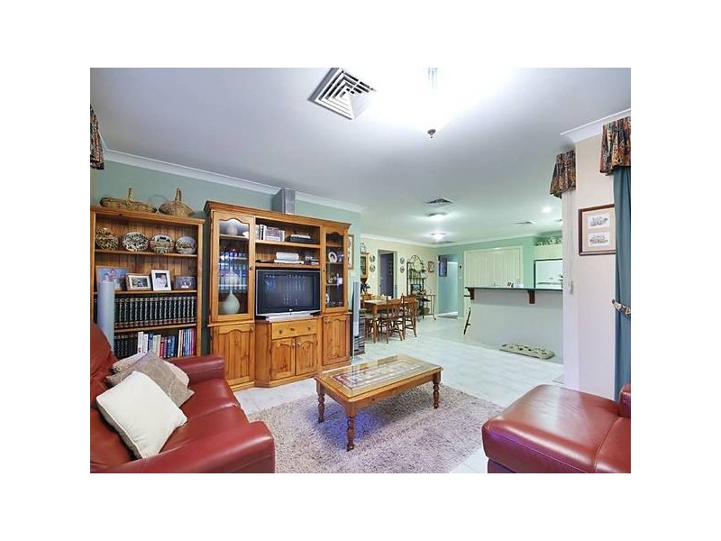 39 Woodlands Drive, Glenmore Park NSW 2745