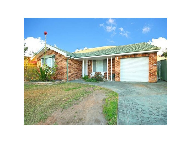 5 Womra Cres, Glenmore Park NSW 2745