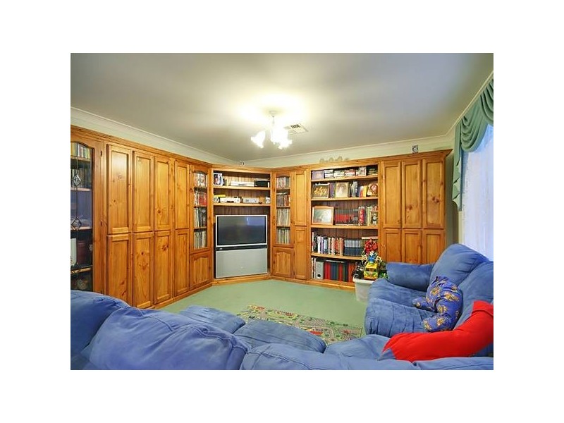 5 Womra Cres, Glenmore Park NSW 2745