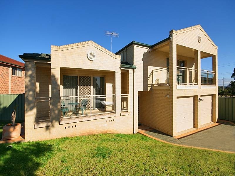 11 Ridgetop Drive, Glenmore Park NSW 2745