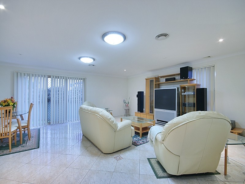 11 Ridgetop Drive, Glenmore Park NSW 2745