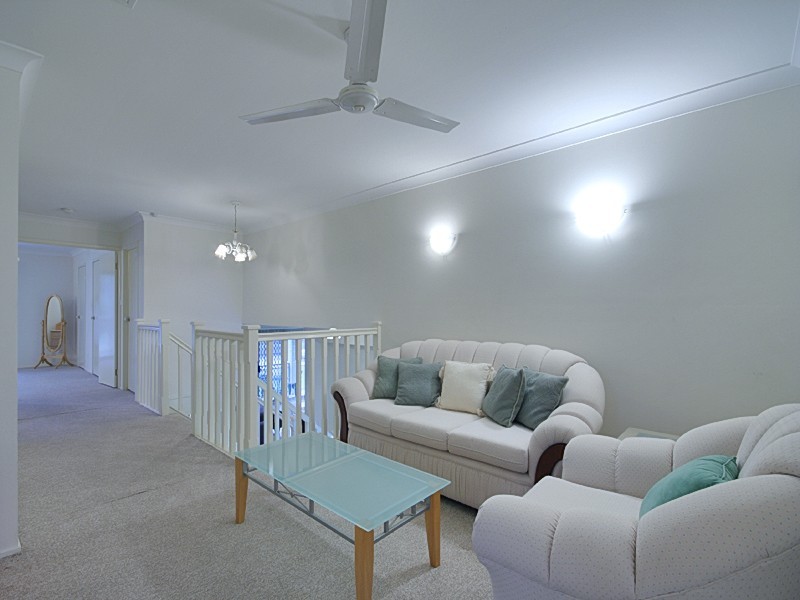 11 Ridgetop Drive, Glenmore Park NSW 2745