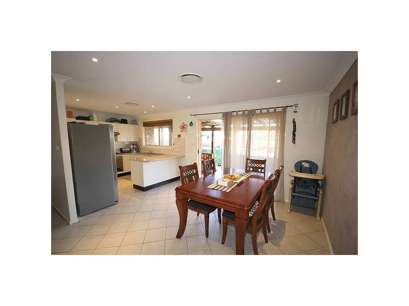 6 POA PLACE, Glenmore Park NSW 2745
