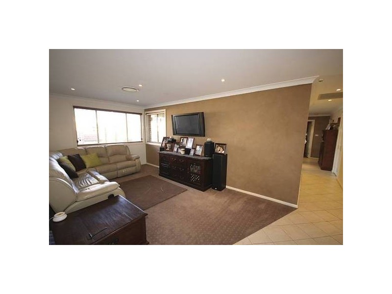 6 POA PLACE, Glenmore Park NSW 2745