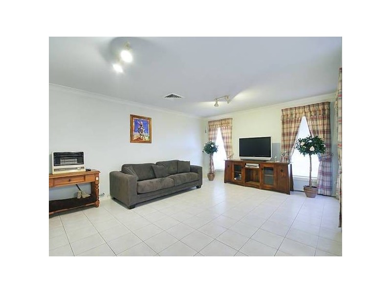 4 Jimbi Place, Glenmore Park NSW 2745