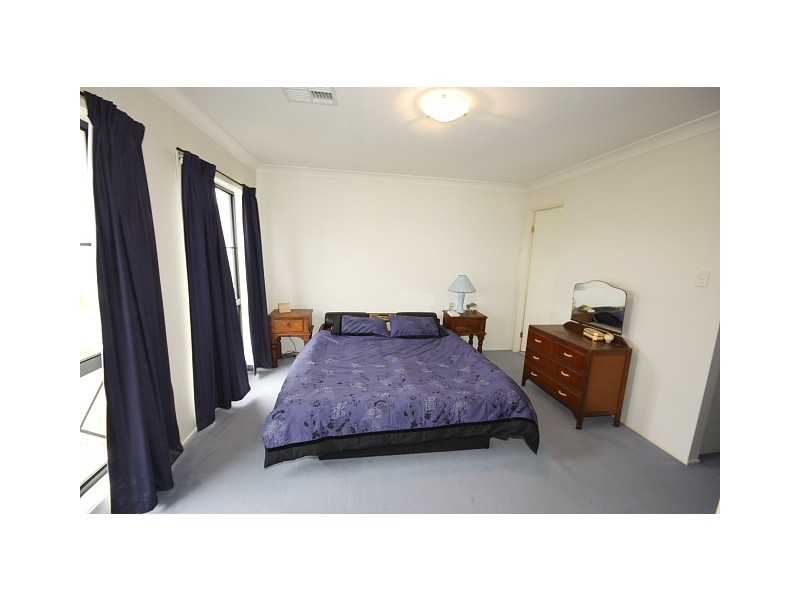 18 Shearwater Drive, Glenmore Park NSW 2745