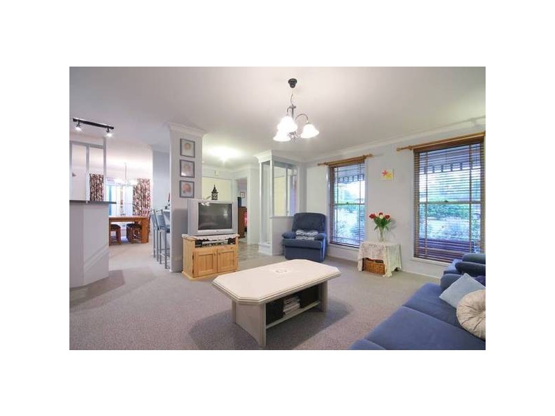 38 The Lakes Drive, Glenmore Park NSW 2745