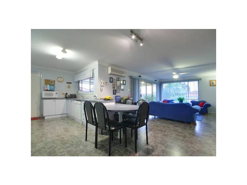 38 The Lakes Drive, Glenmore Park NSW 2745