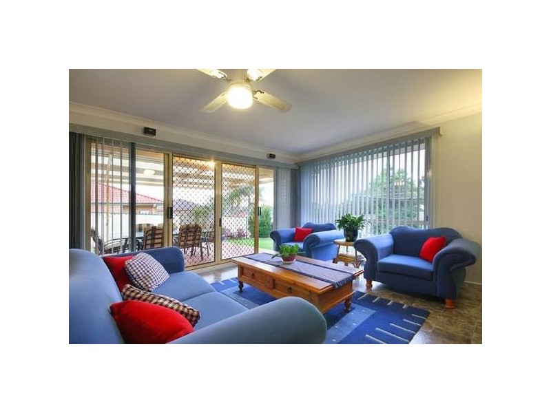 38 The Lakes Drive, Glenmore Park NSW 2745