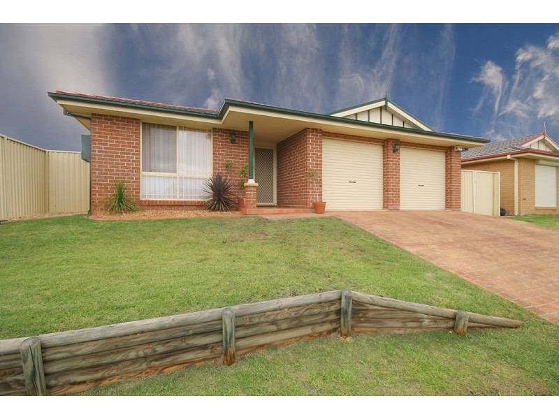 4 Muirfield, Glenmore Park NSW 2745